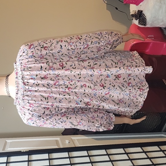 Wonderly Petite Smocked Neck Printed Peasant Top - Picture 4 of 6